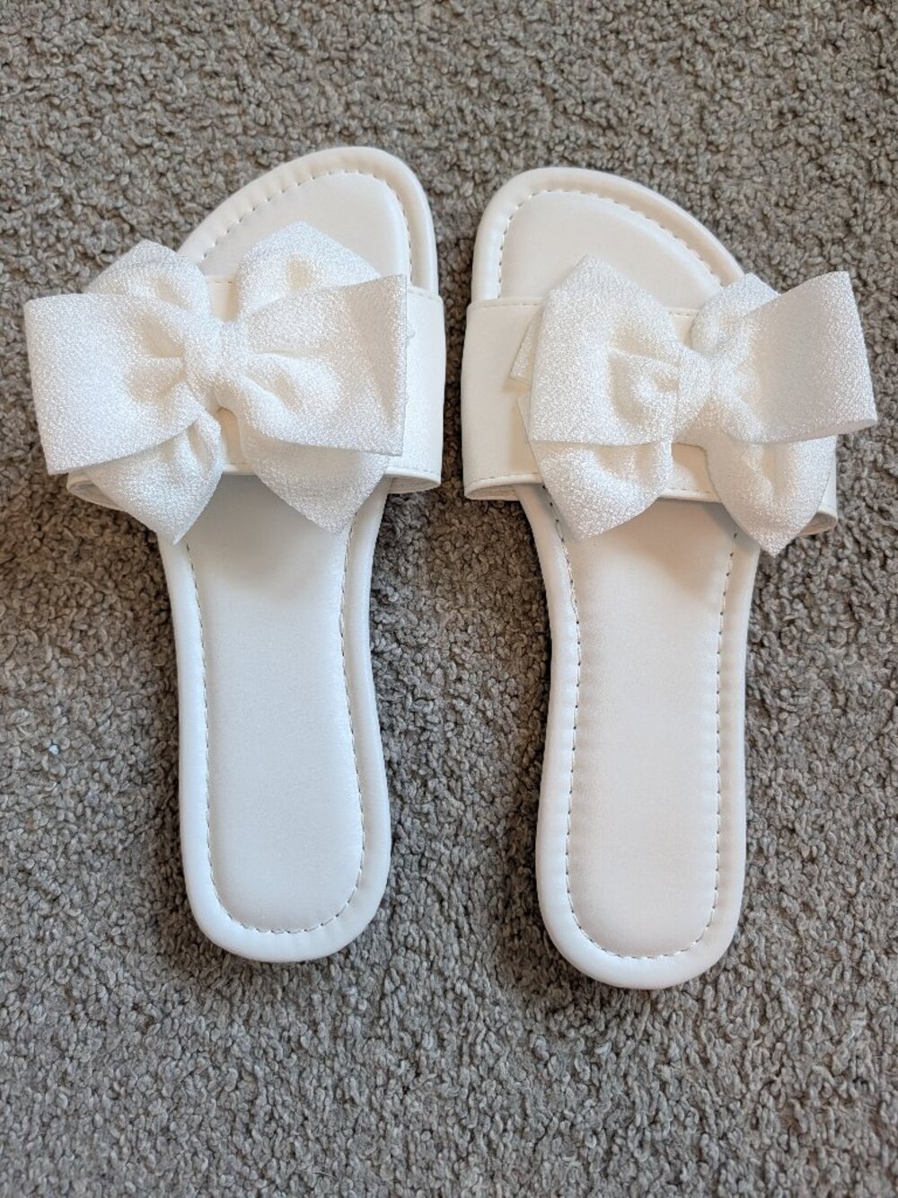 Brand new White bow sandles